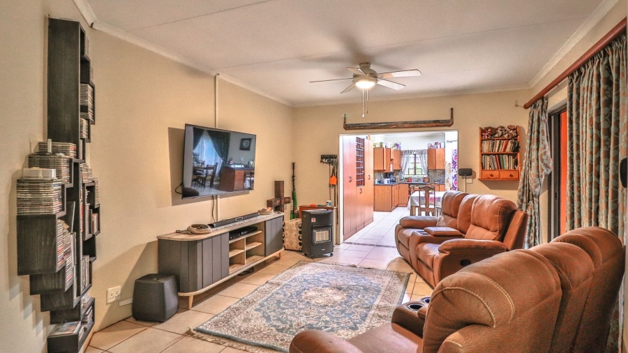 4 Bedroom Property for Sale in Olifantsnek North West